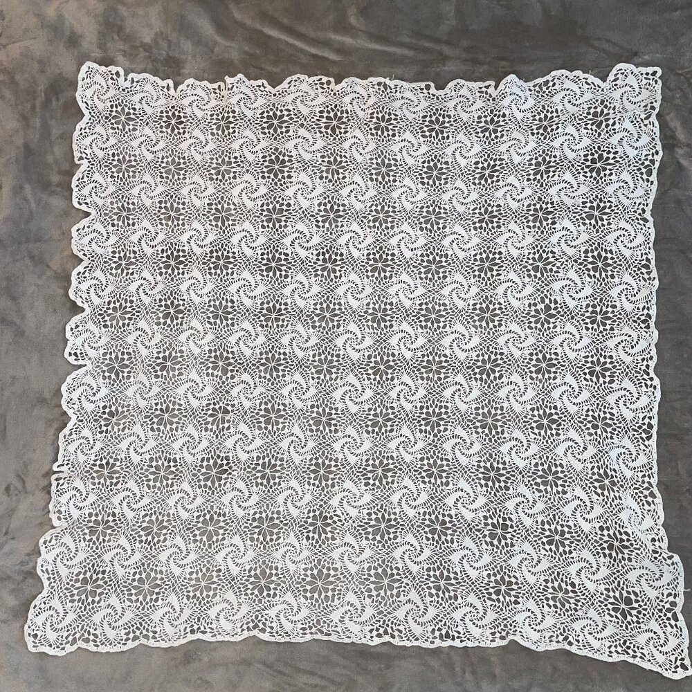 Handmade Cotton Crochet Lace Tablecloth – Scalloped Edge, Pinwheel Pattern (Comp